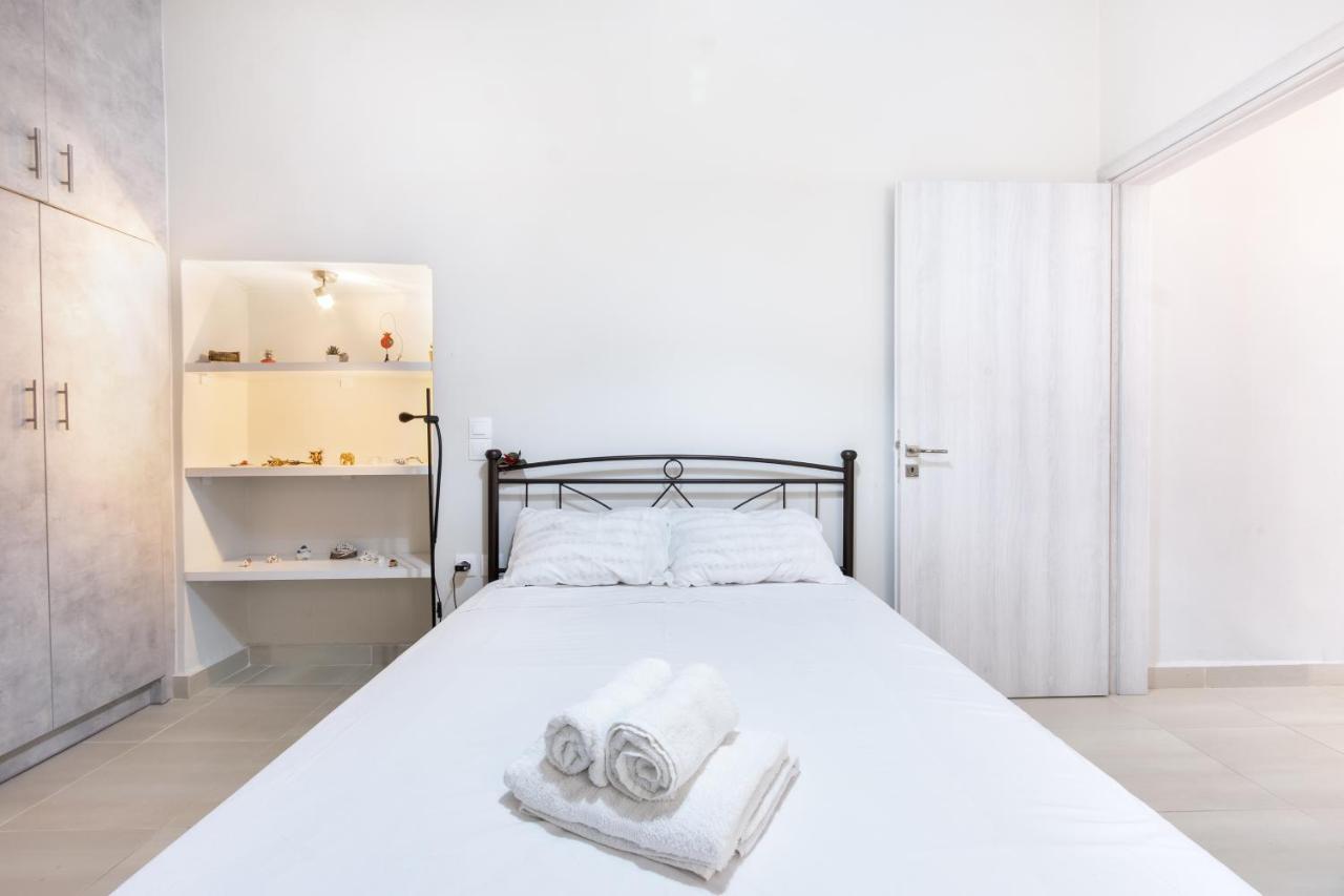Urban Lifestyle Apartment In Piraeus Bagian luar foto