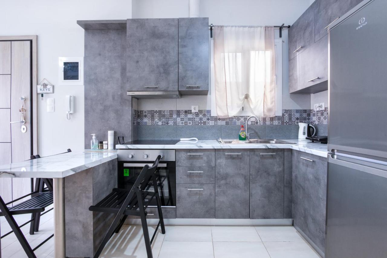 Urban Lifestyle Apartment In Piraeus Bagian luar foto